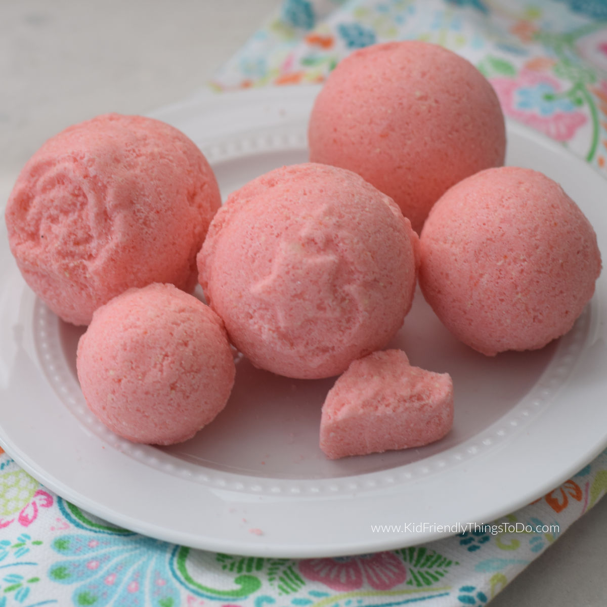 homemade bath bombs