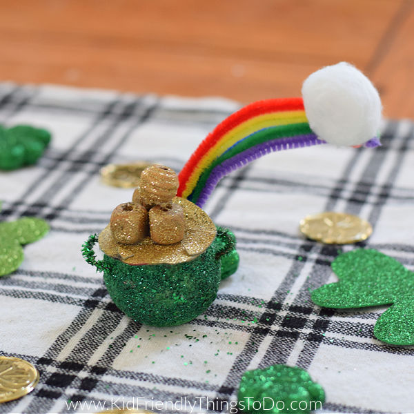 St. Patrick's Day pot of gold craft