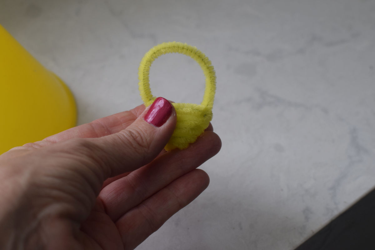 making a mini basket craft 