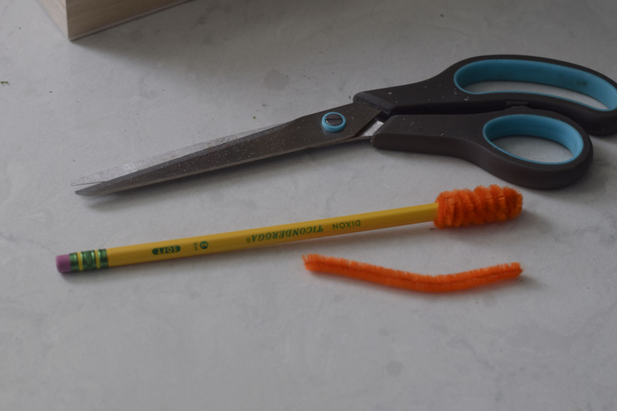 making pipe cleaner carrot craft 