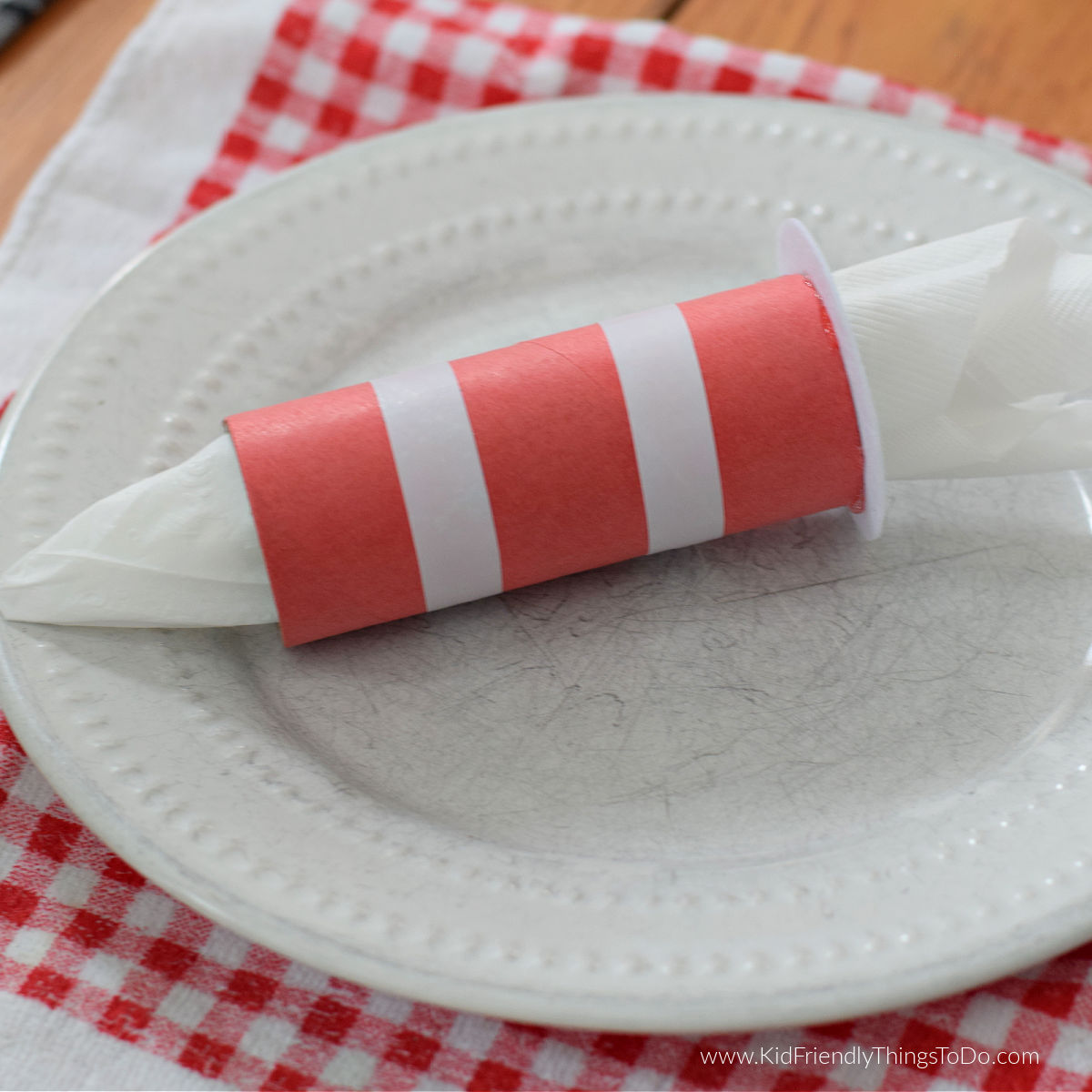 cat in the hat napkin holder craft