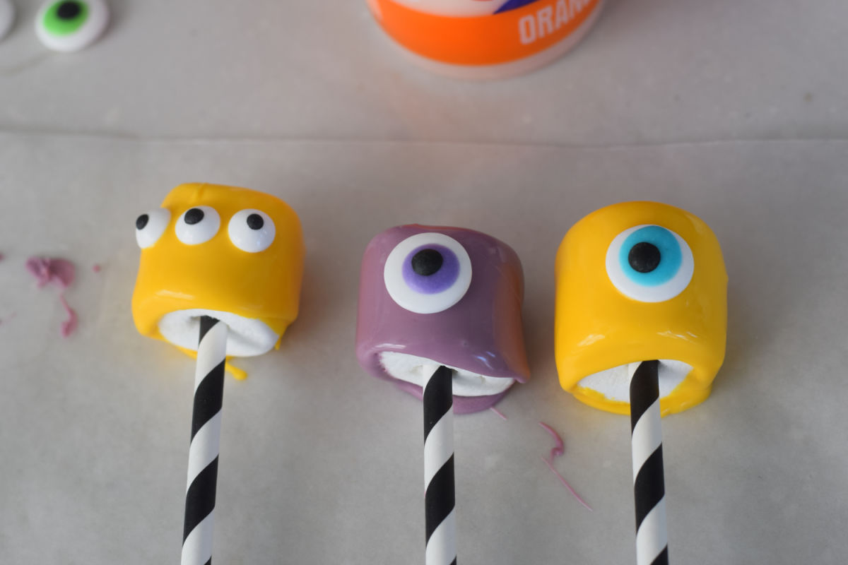 monster marshmallow pops 