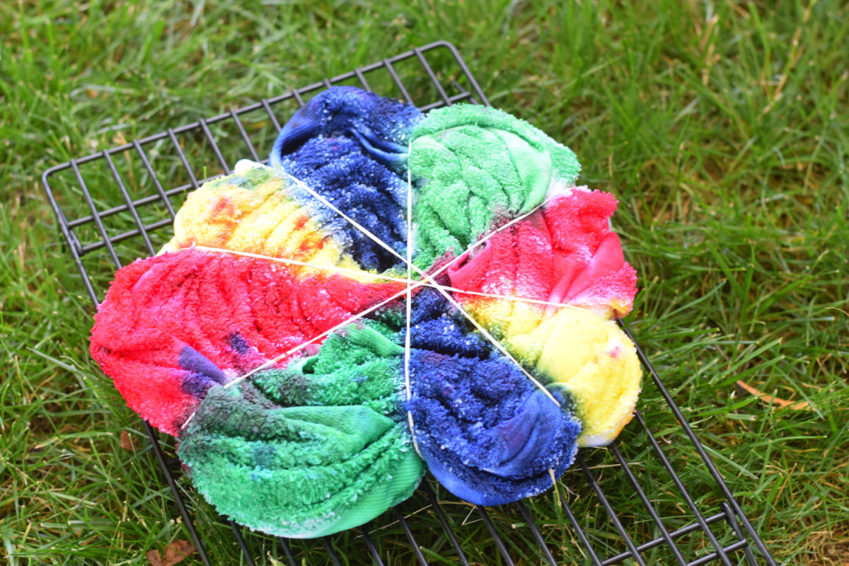 spiral tie-dye method 