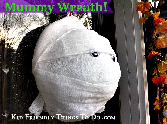 DIY Mummy Wreath - perfect for Halloween!