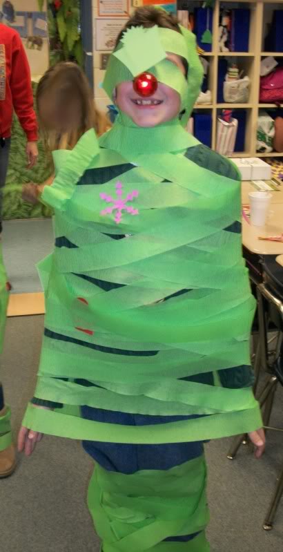 preschool game Christmas Tree race 