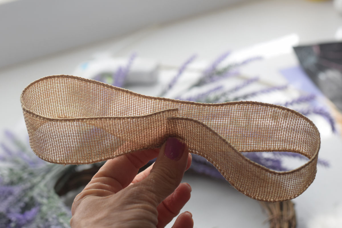 making a lavender wreath