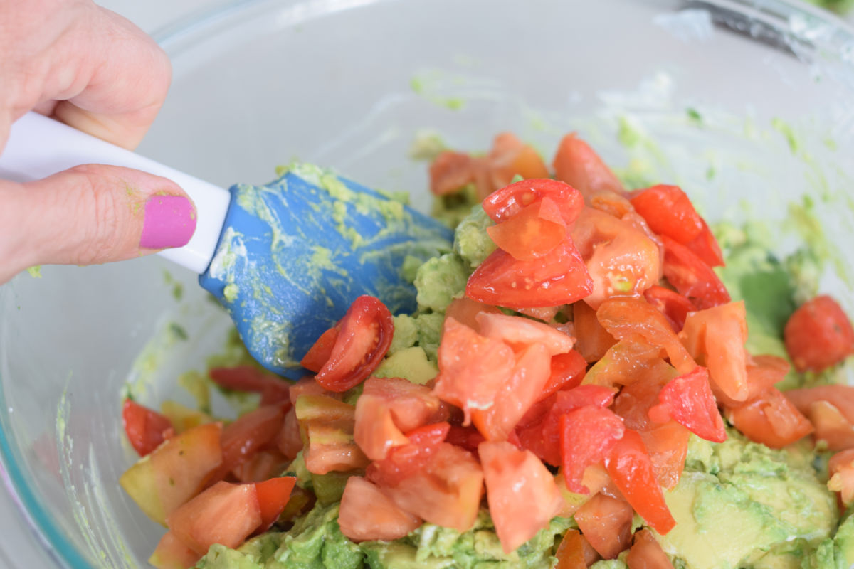 making guacamole 