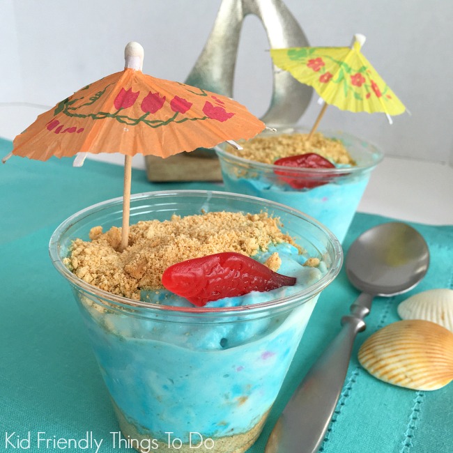 Ice Cream and Graham Cracker Mini Beaches