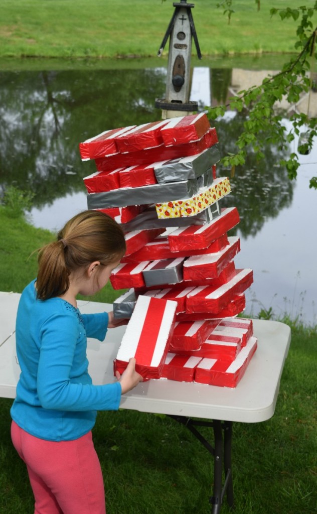 tA DIY Awesome Soft Giant Jenga Game For Kids - My kids couldn't stop playing it. For parties, anytime, summer and backyard fun! KidFriendlyThingsToDo.com