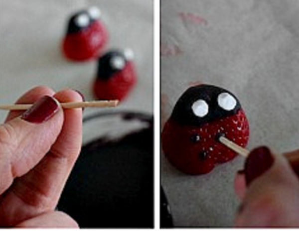 making ladybug strawberries