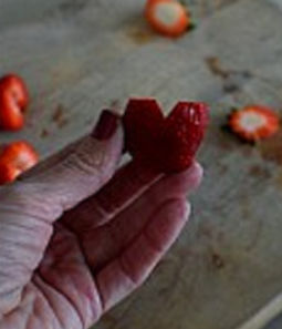 making ladybug strawberries