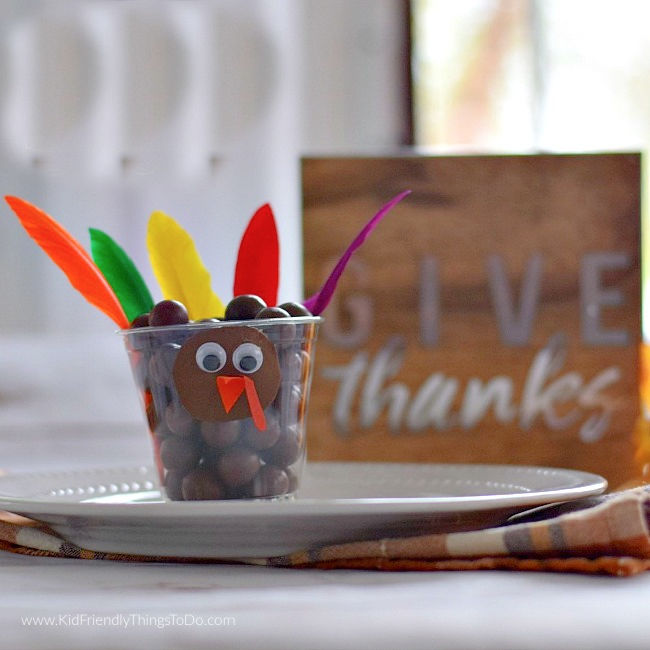 Fun Candy Turkey Treat Cups for a Thanksgiving Food Craft