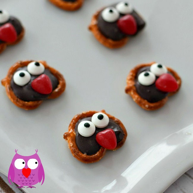 Chocolate Covered Pretzel Valentine Owls