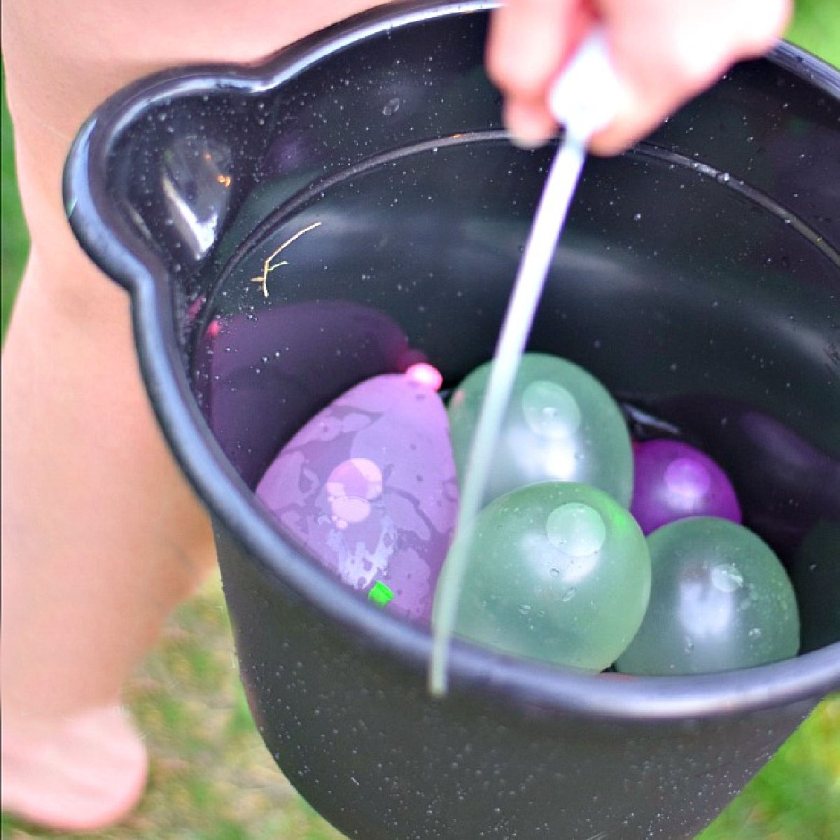 water balloon hunt game