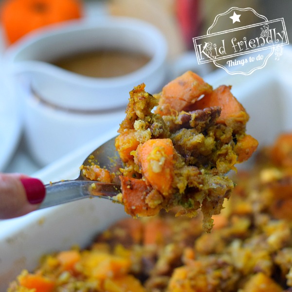 Pecan and Cornbread Stuffing recipe