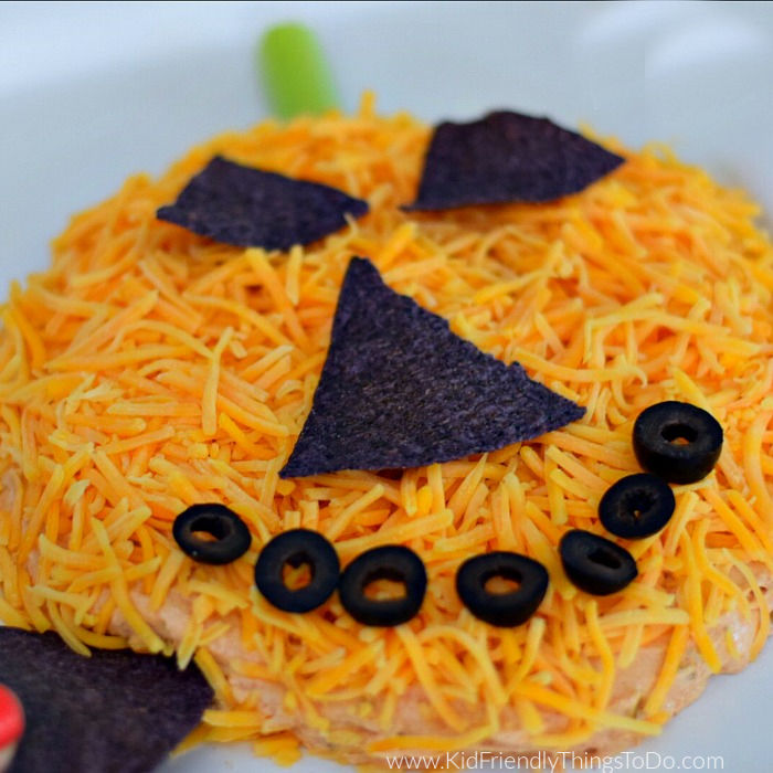 Halloween taco dip Jack-O-Lantern