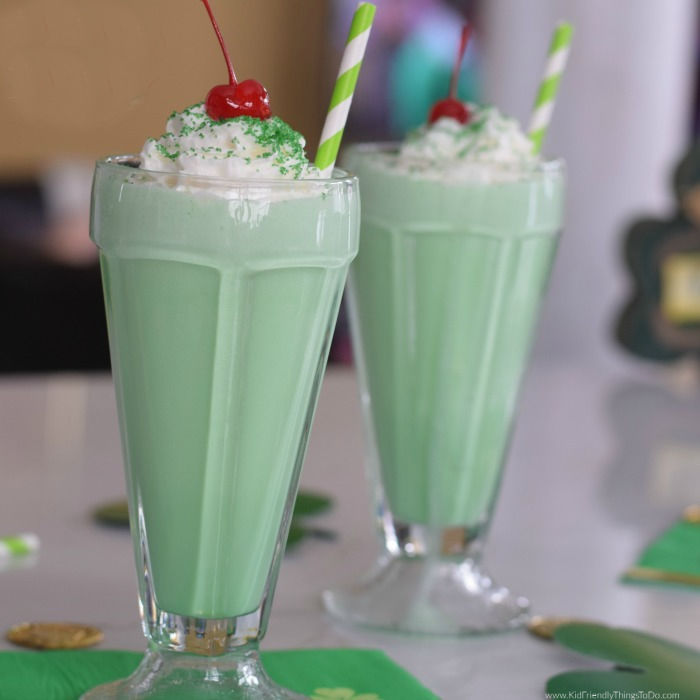 Easy {McDonald’s Copycat} Shamrock Shake Recipe