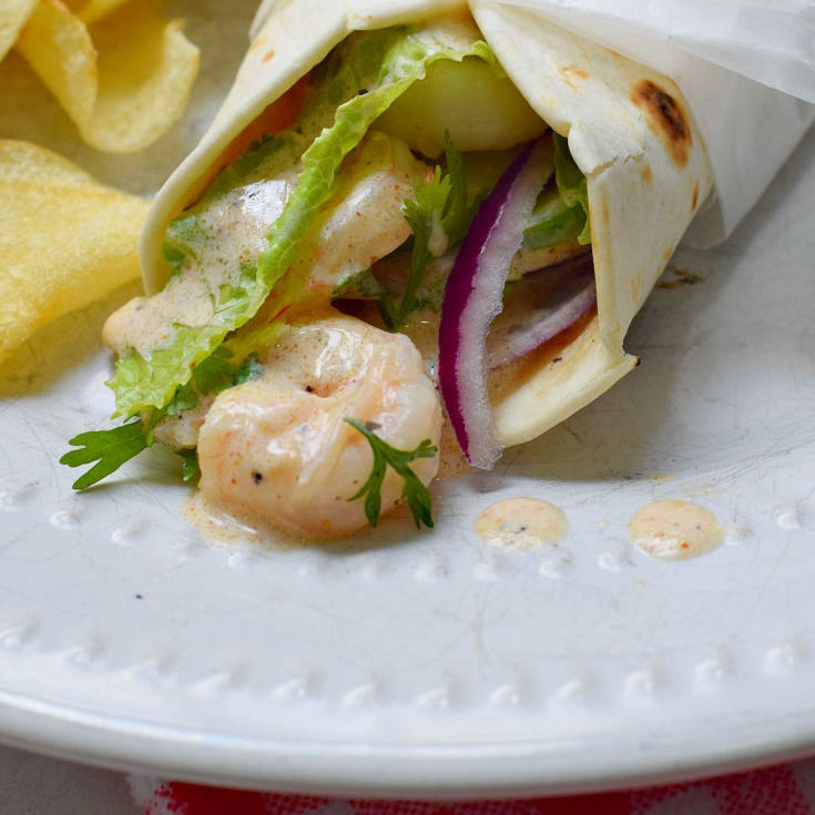 {Healthy} Shrimp Wraps with Creamy Cajun Dressing