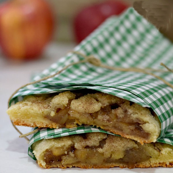 Apple hand held pies