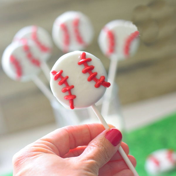 chocolate covered Oreo baseballs