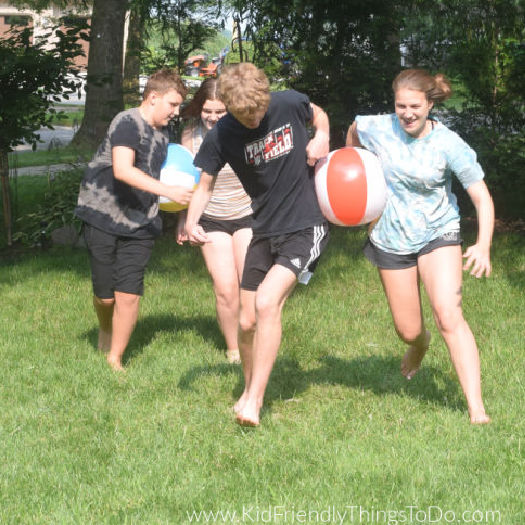 beach ball summer relay race game