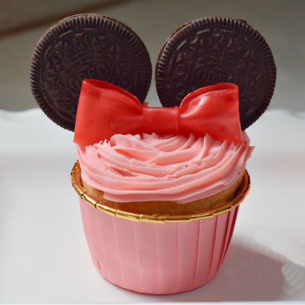 Easy Minnie Mouse Cupcake