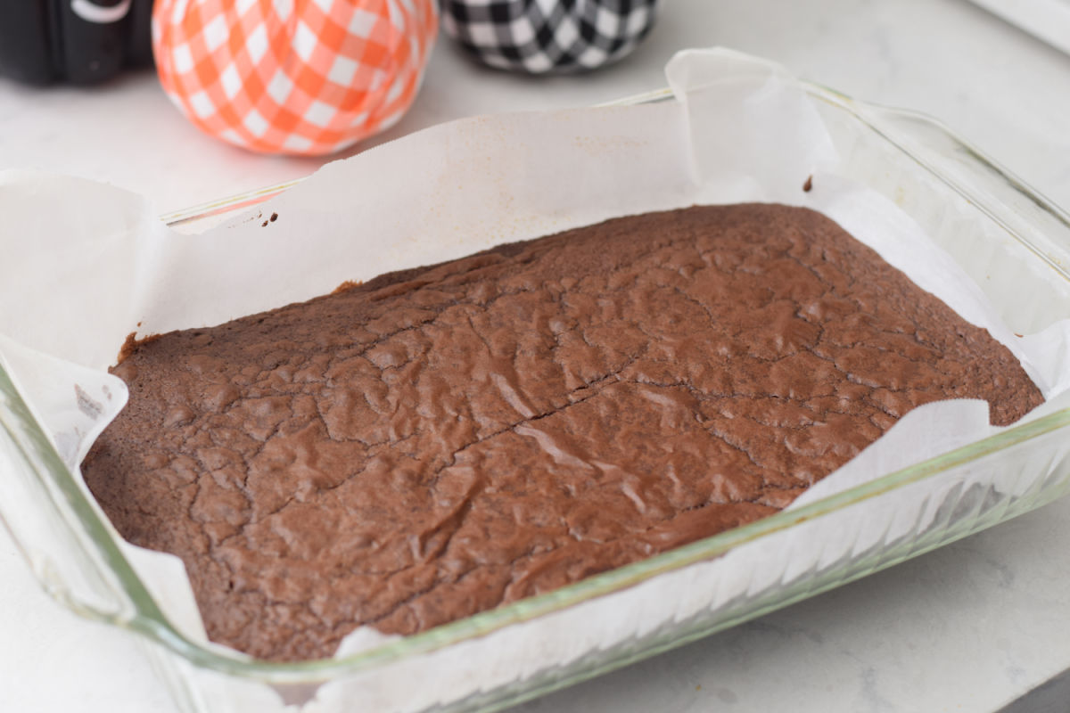 making Hocus Pocus Brownies 