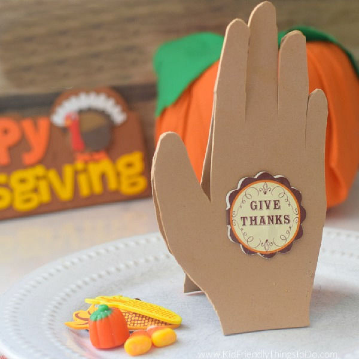 praying hands Thanksgiving craft 